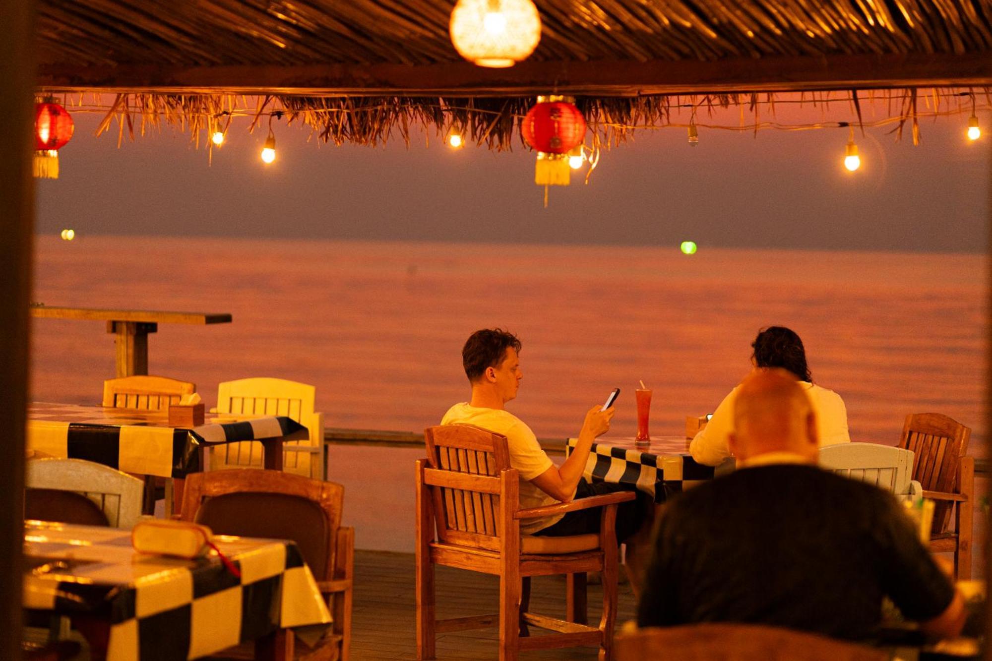 Lipa Lodge Beach Resort Lipa Noi Bagian luar foto