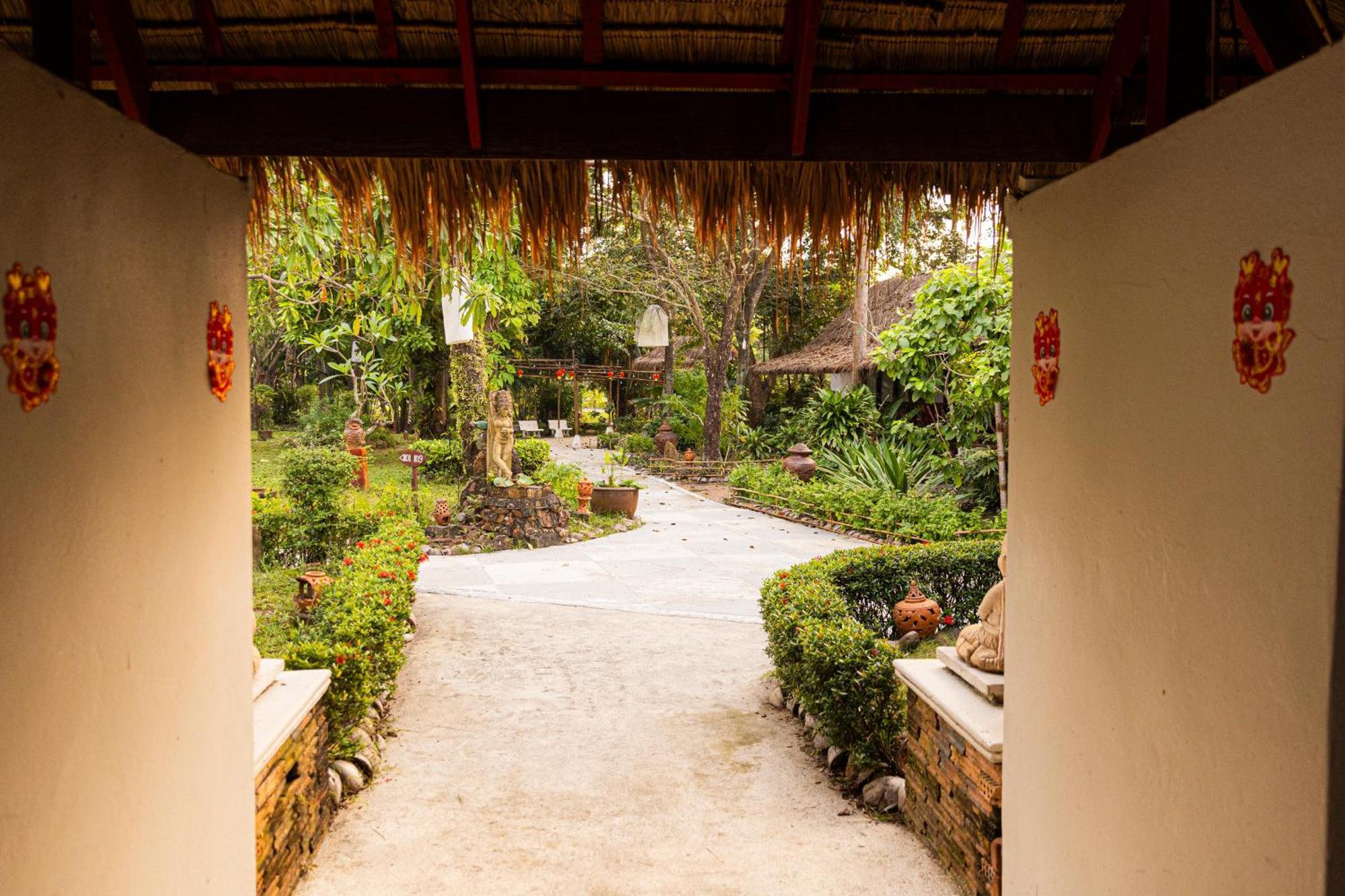 Lipa Lodge Beach Resort Lipa Noi Bagian luar foto