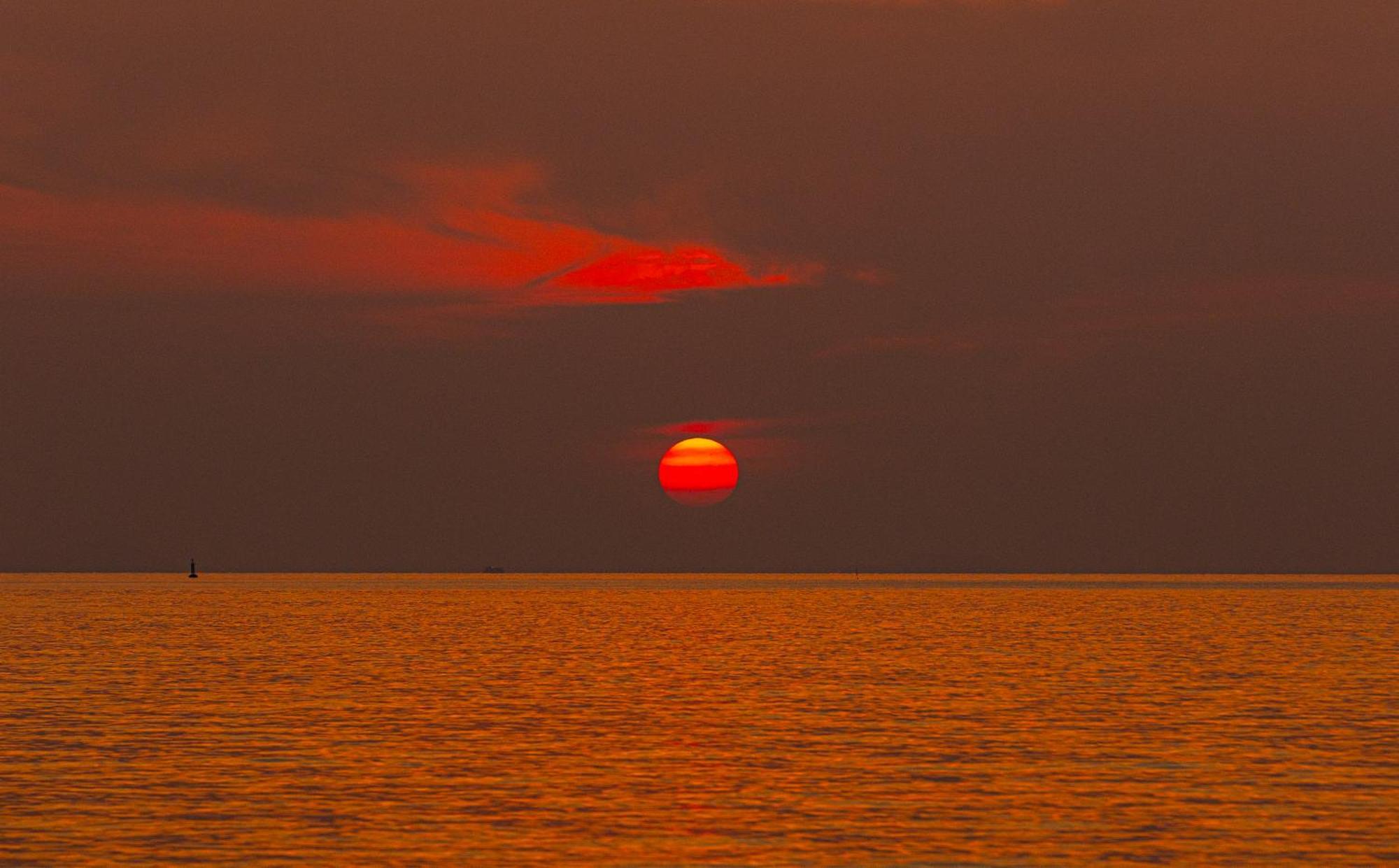 Lipa Lodge Beach Resort Lipa Noi Bagian luar foto