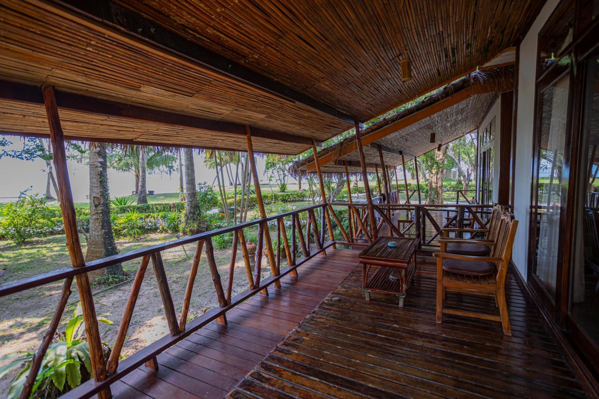Lipa Lodge Beach Resort Lipa Noi Bagian luar foto