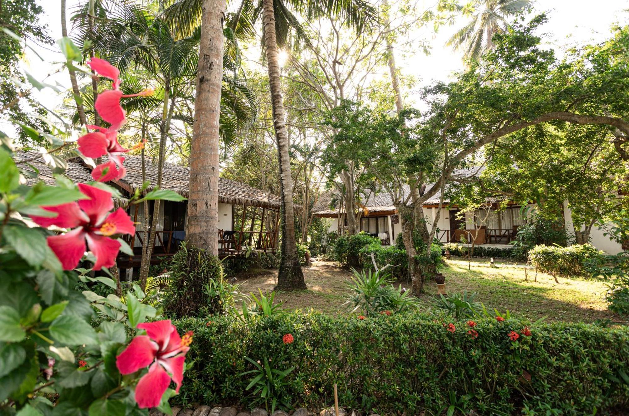 Lipa Lodge Beach Resort Lipa Noi Bagian luar foto