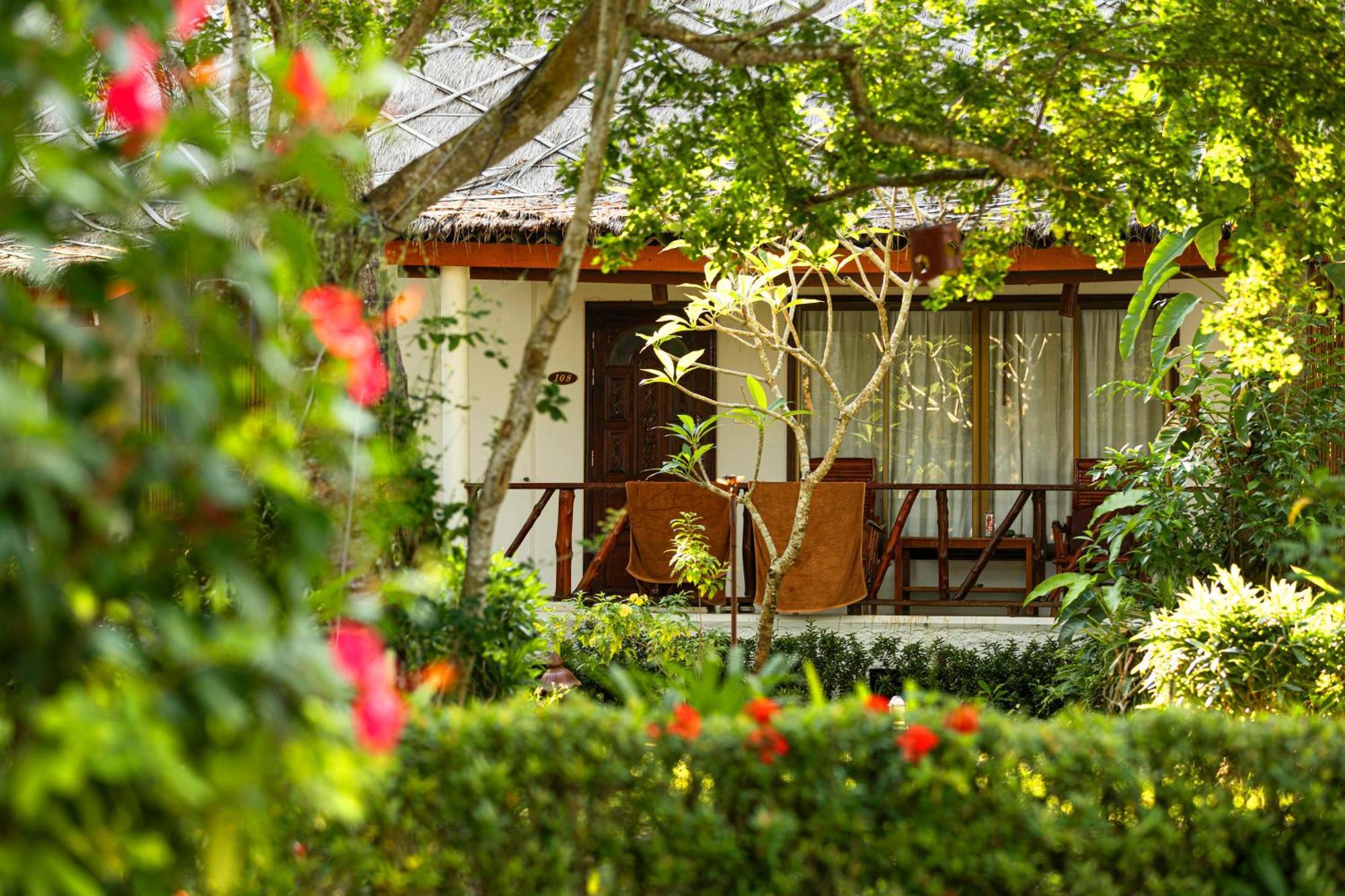 Lipa Lodge Beach Resort Lipa Noi Bagian luar foto