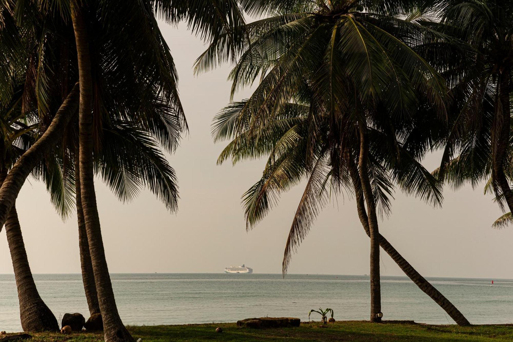 Lipa Lodge Beach Resort Lipa Noi Bagian luar foto