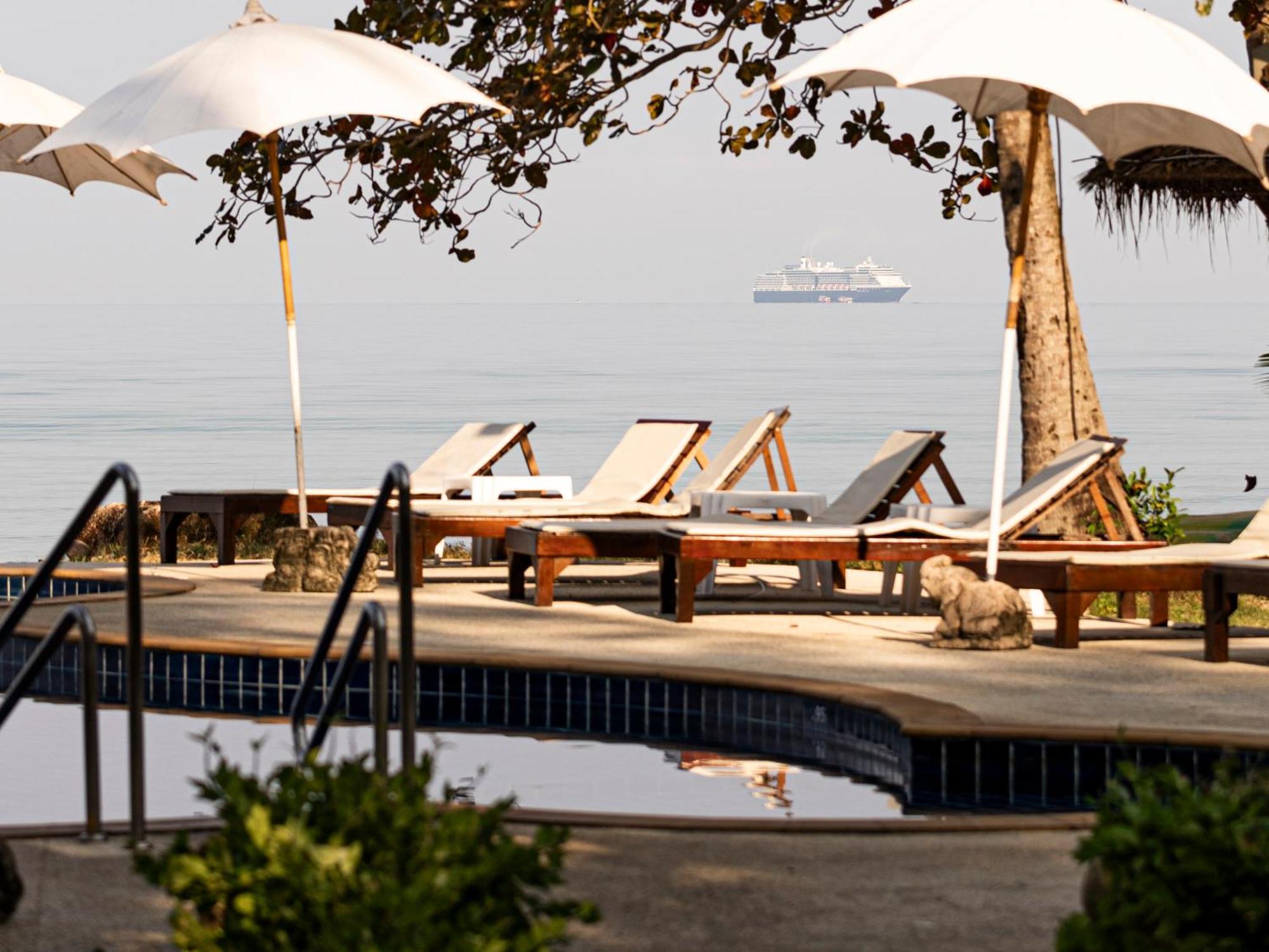 Lipa Lodge Beach Resort Lipa Noi Bagian luar foto