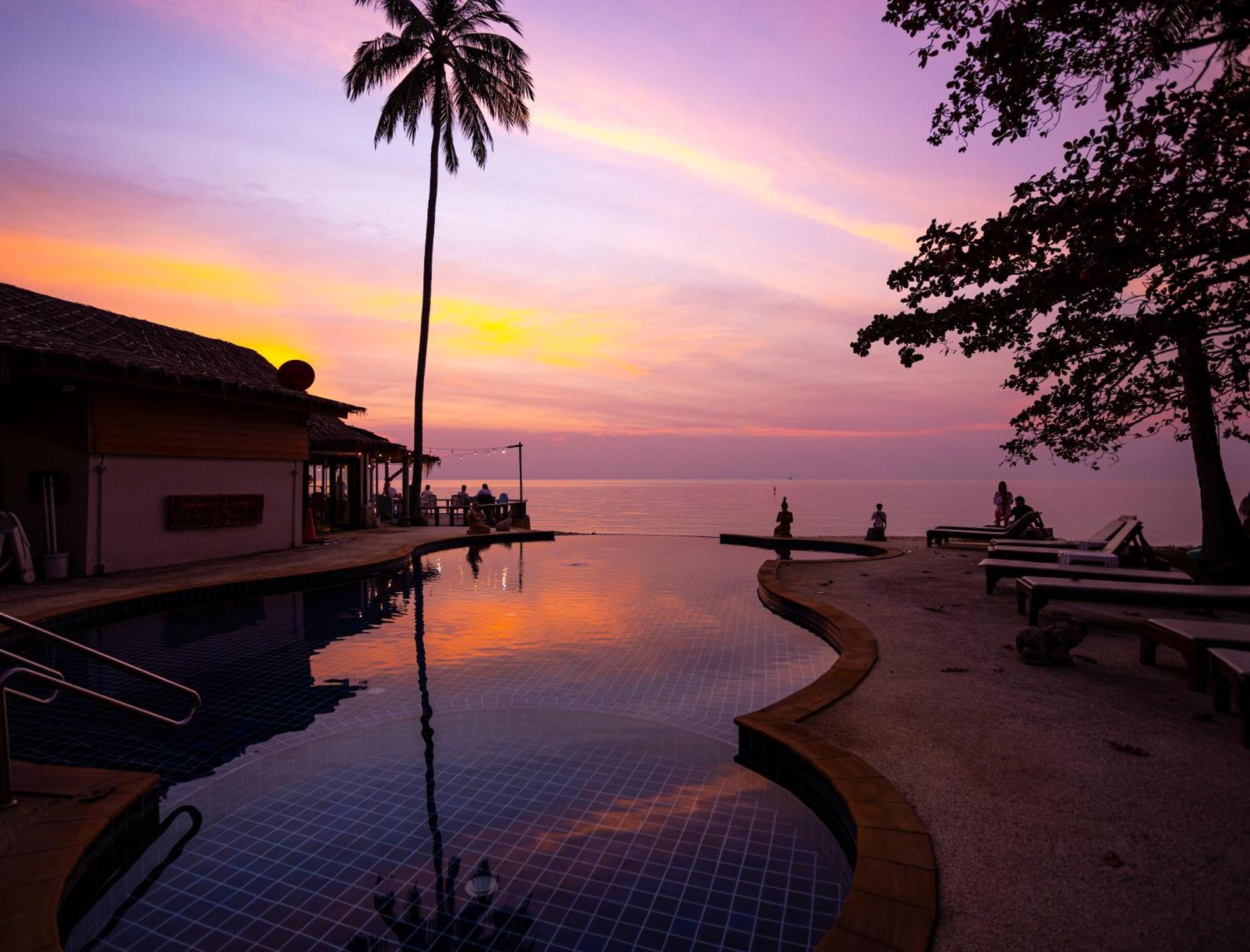 Lipa Lodge Beach Resort Lipa Noi Bagian luar foto